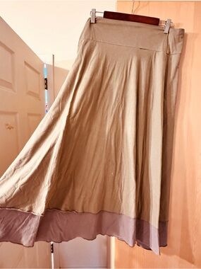Flowing Two-Tone Midi Skirt in Olive and Taupe